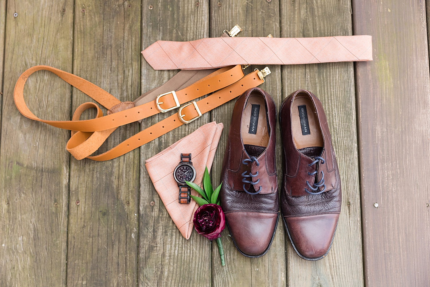 groom getting ready details shoes belt tie