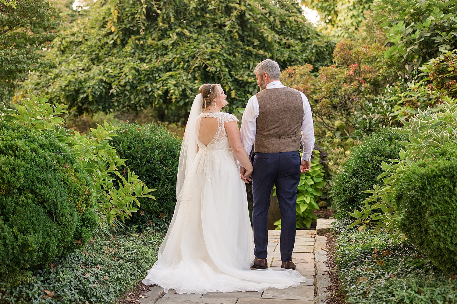 bride and groom couple portrait