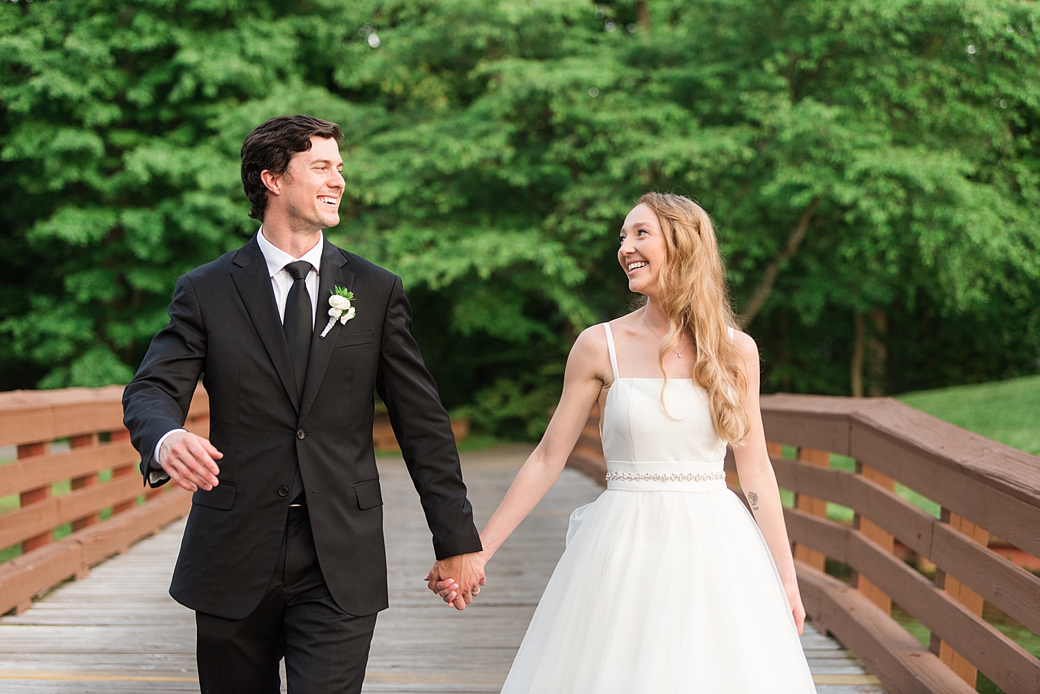 couple portrait at the golf club at south river