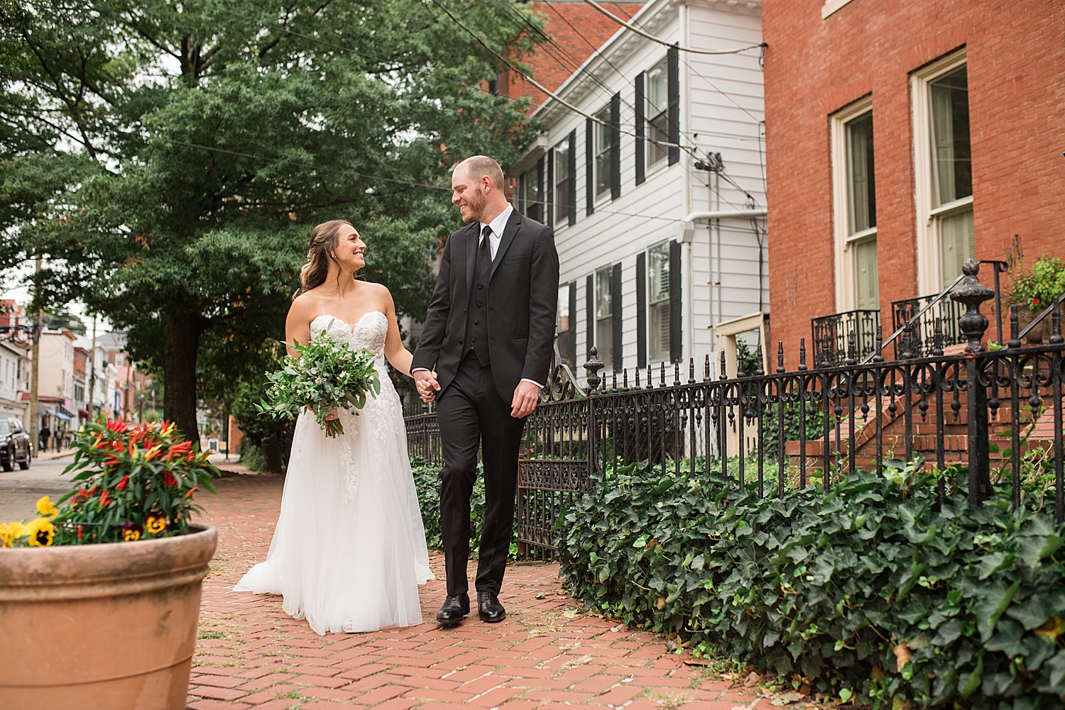 downtown annapolis couple portrait