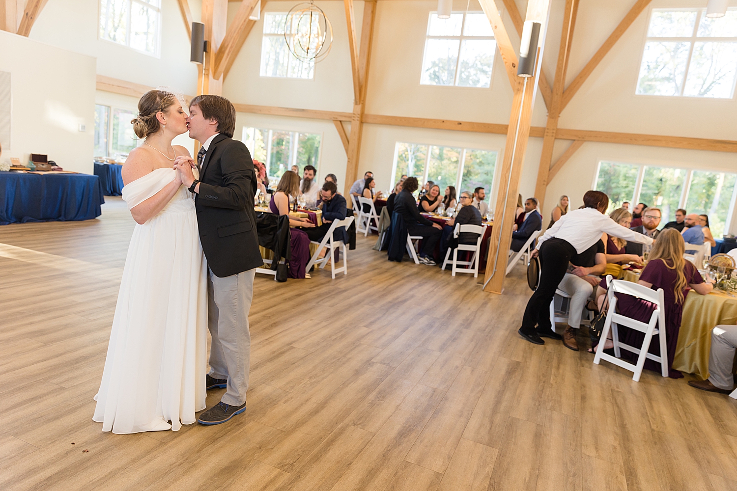 couple first dance kiss