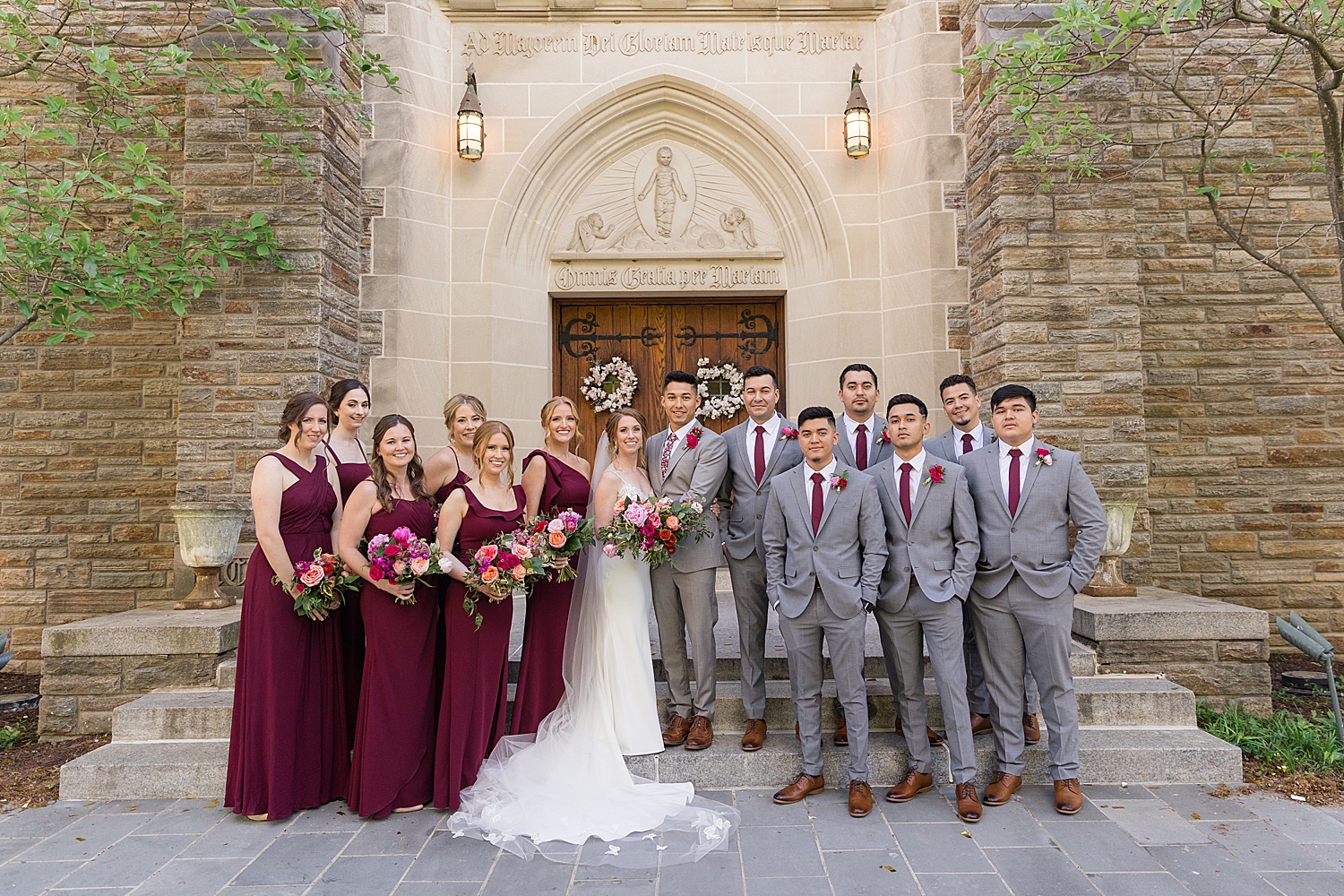 full bridal party at chapel