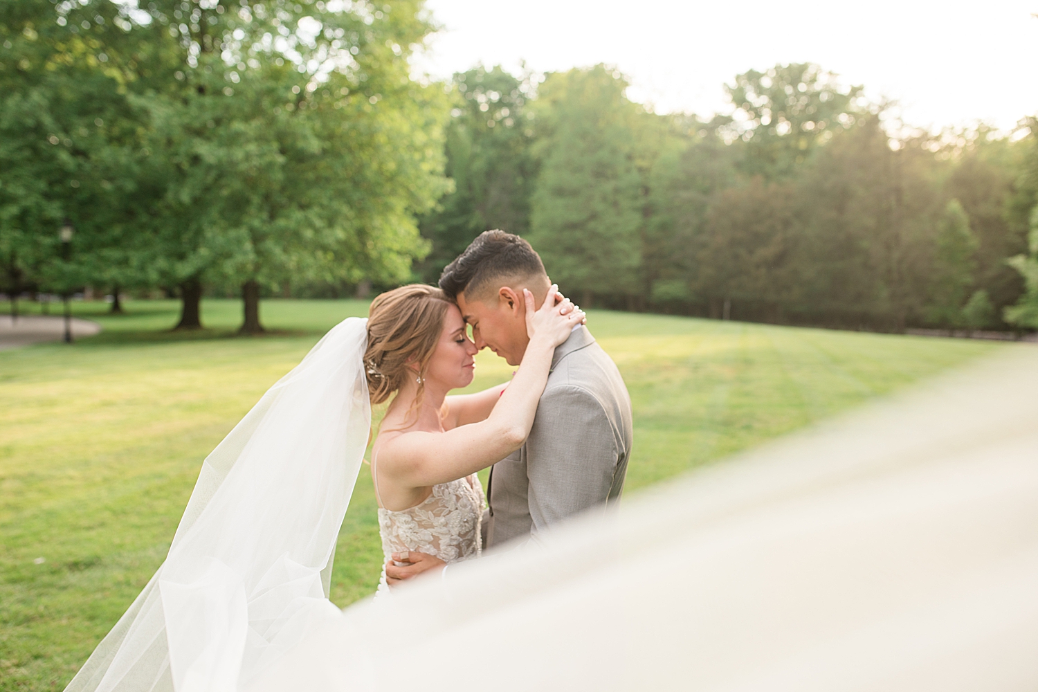 couple portrait veil shot