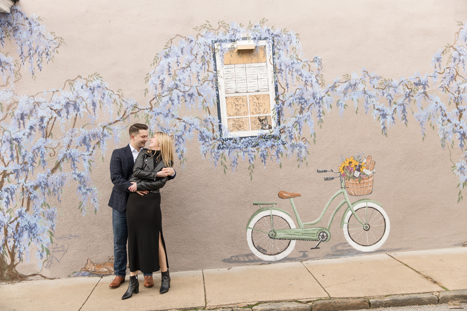 Fleet Street Annapolis engagement photos bike mural