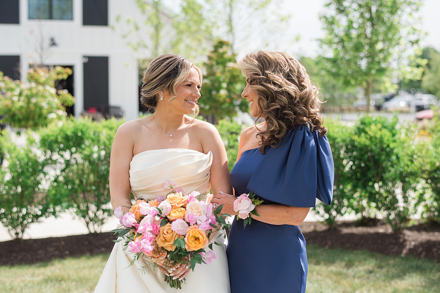 bride with mom