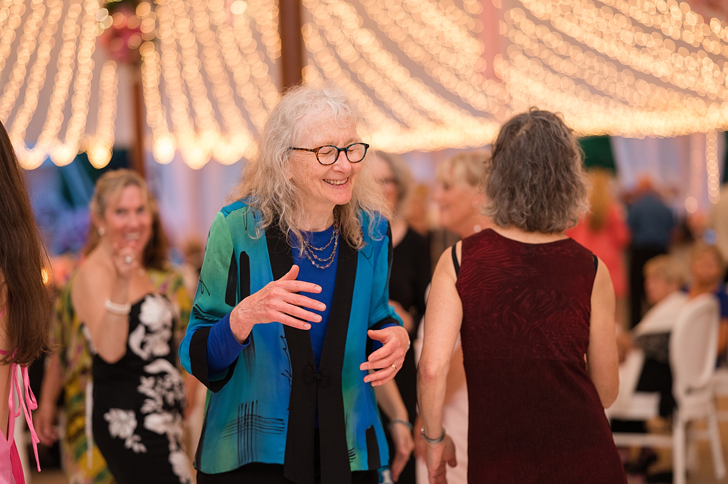 guests candid dancing