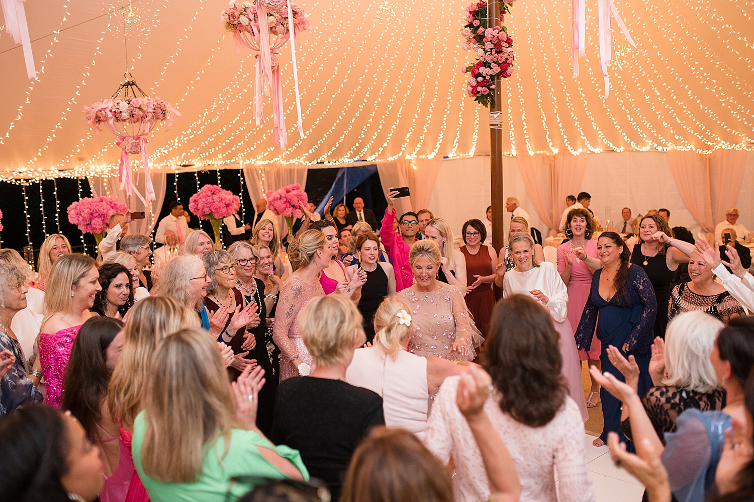 guests candid dancing