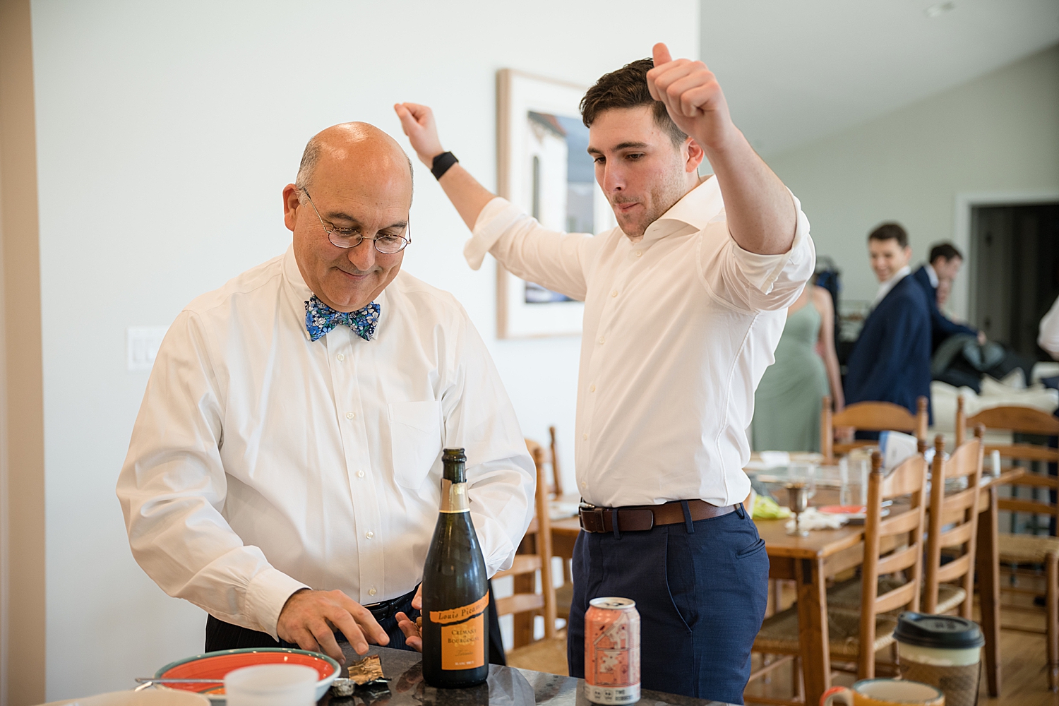 groomsmen getting ready