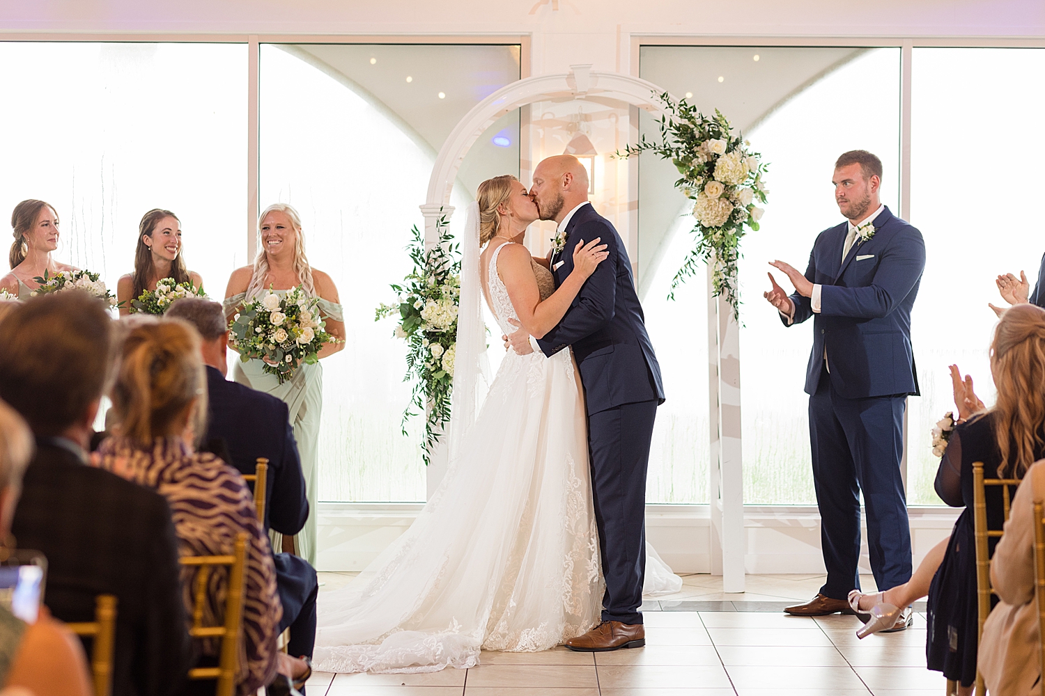 ceremony first kiss