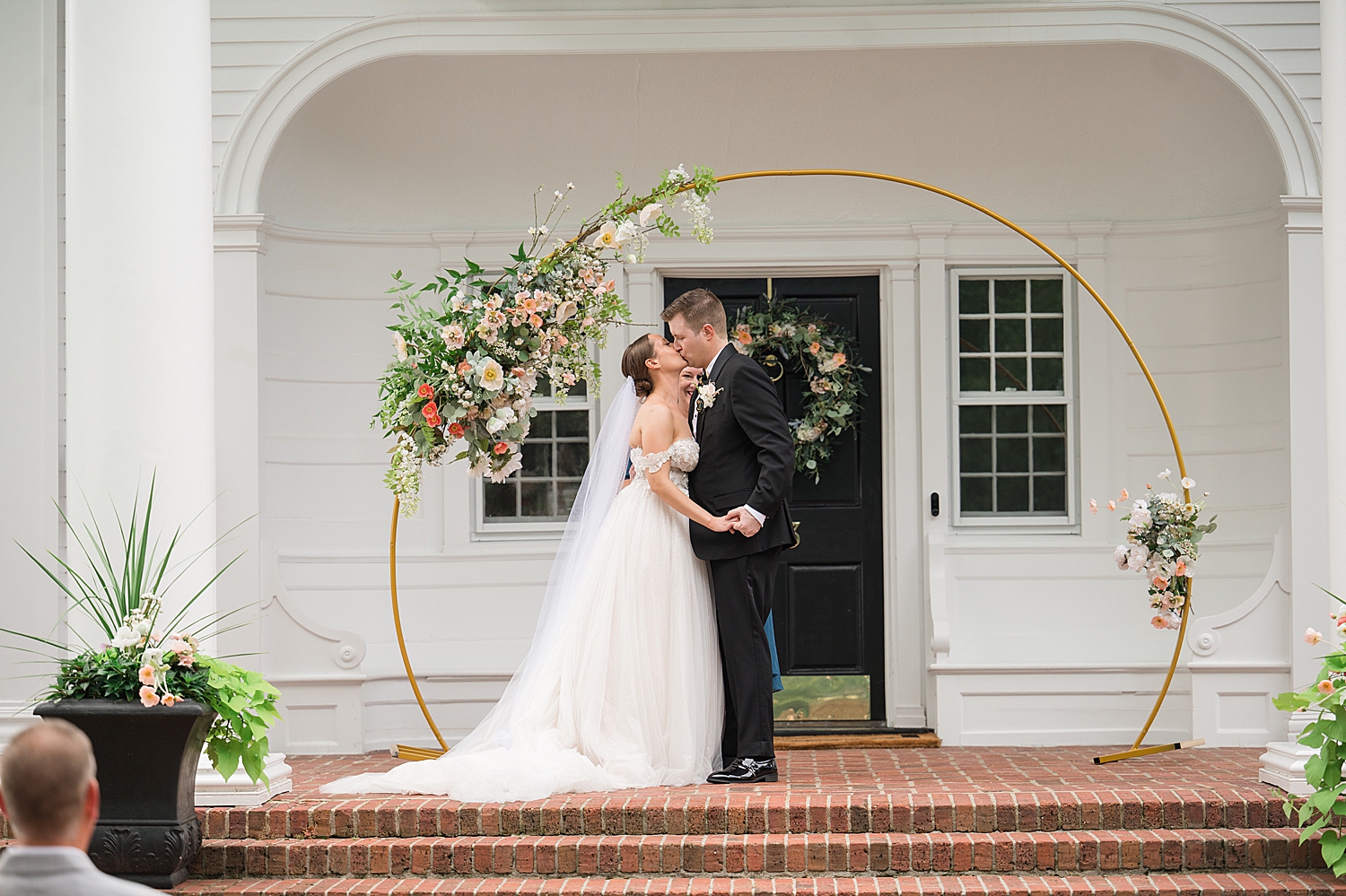 couple's first kiss