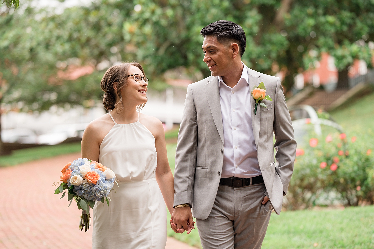 couple portrait downtown annapolis