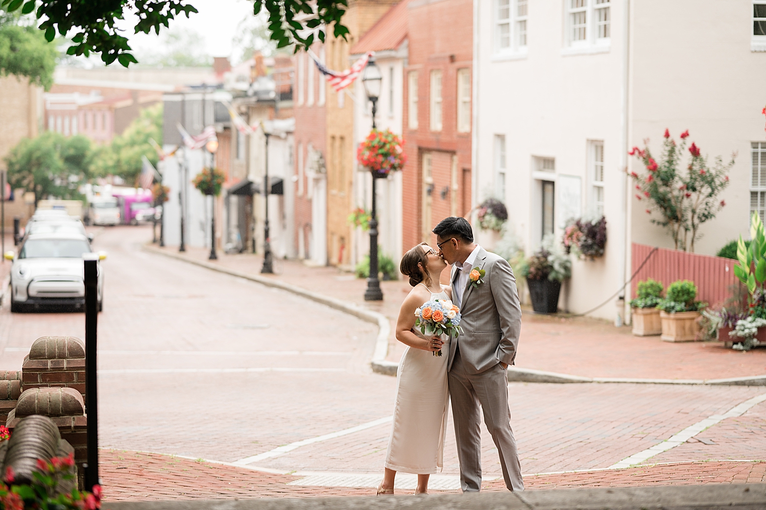 couple portrait downtown annapolis