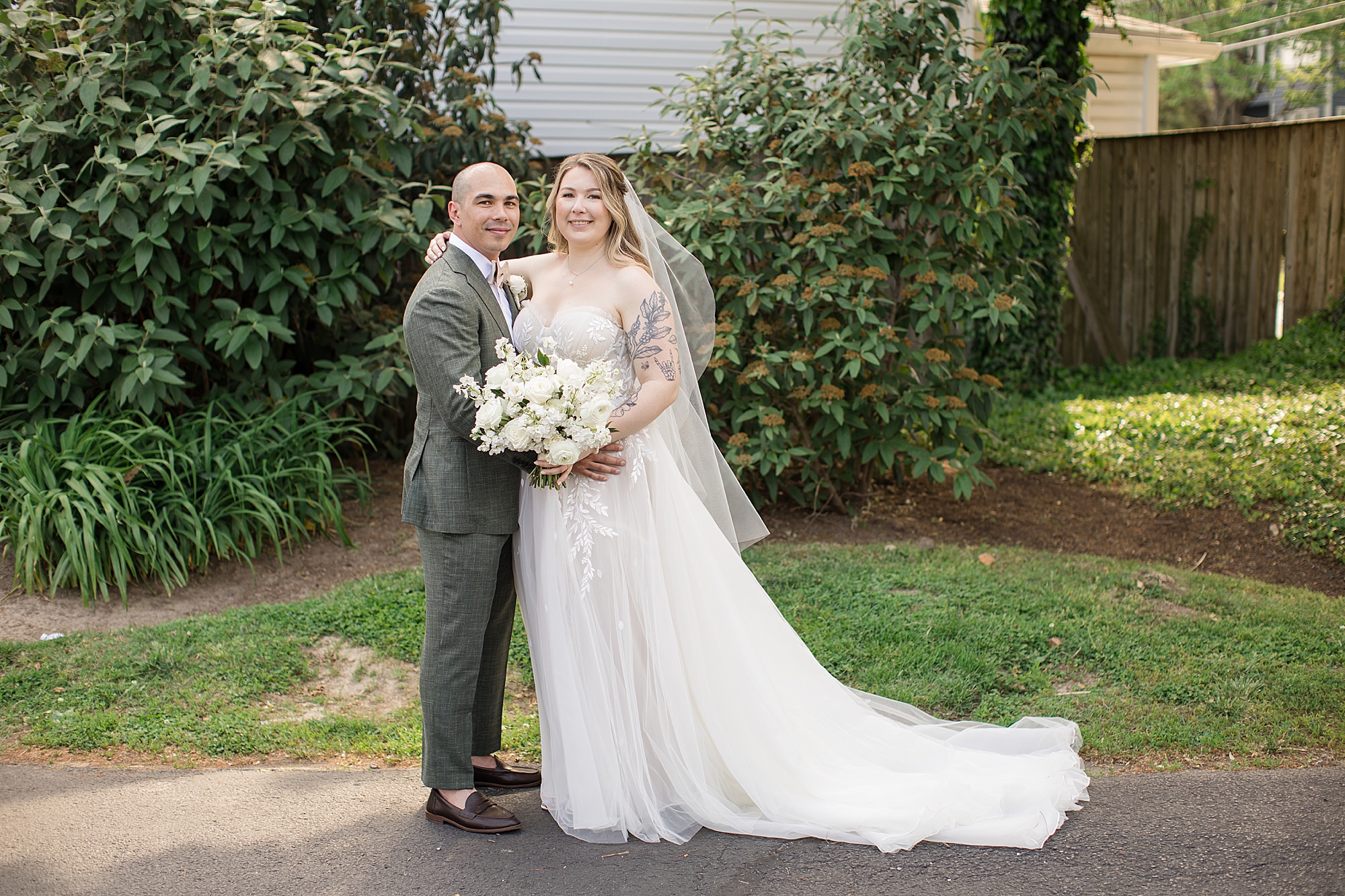 groom and bride in eastport annapolis